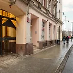 Apartment Tasteful Close To Piotrkowska Street By Renters *