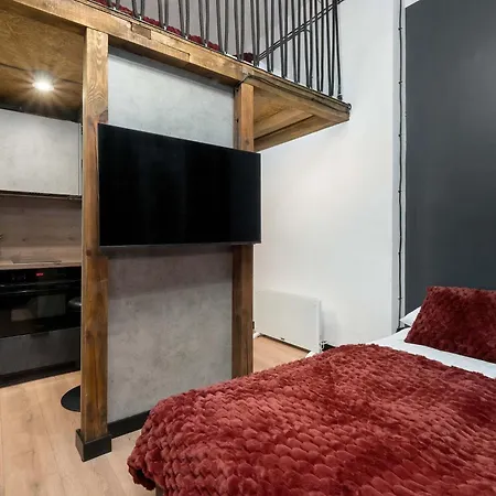 Apartment Tasteful Close To Piotrkowska Street By Renters